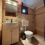 Lidori Mani *