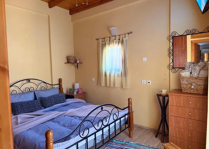 بيت للعطل Lidori Mani *