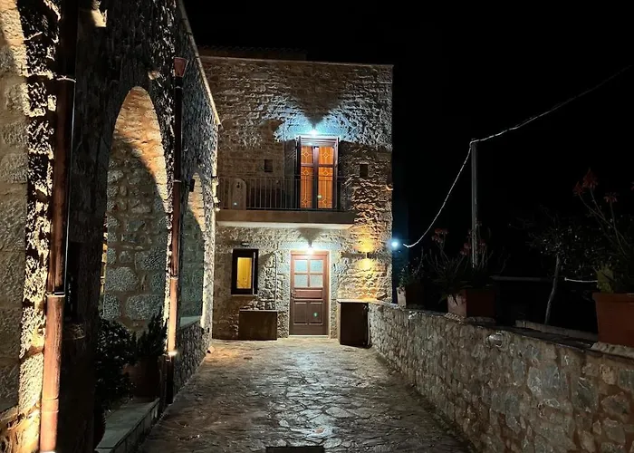 Lidori Mani بيت للعطل